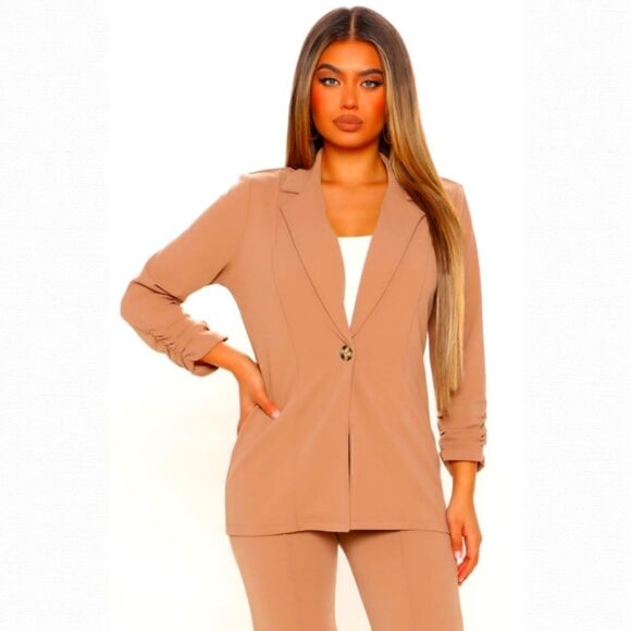 Women's Blazer in Taupe Single Button Size M Fashion Nova NWT - Picture 1 of 9